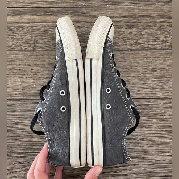 Converse Low Tops - Picture 4 of 7